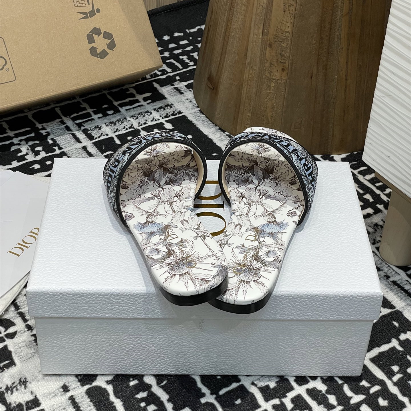 高仿Dior*Dway系列KCO214圓頭套腳拖鞋平底藍色彩花免檢版