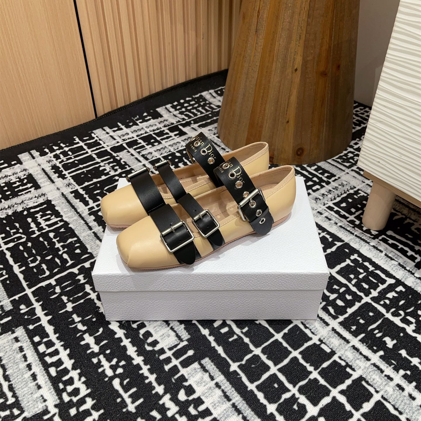 高仿Dior*Punk系列KCB948平頭塔扣休閒單鞋膚色免檢版