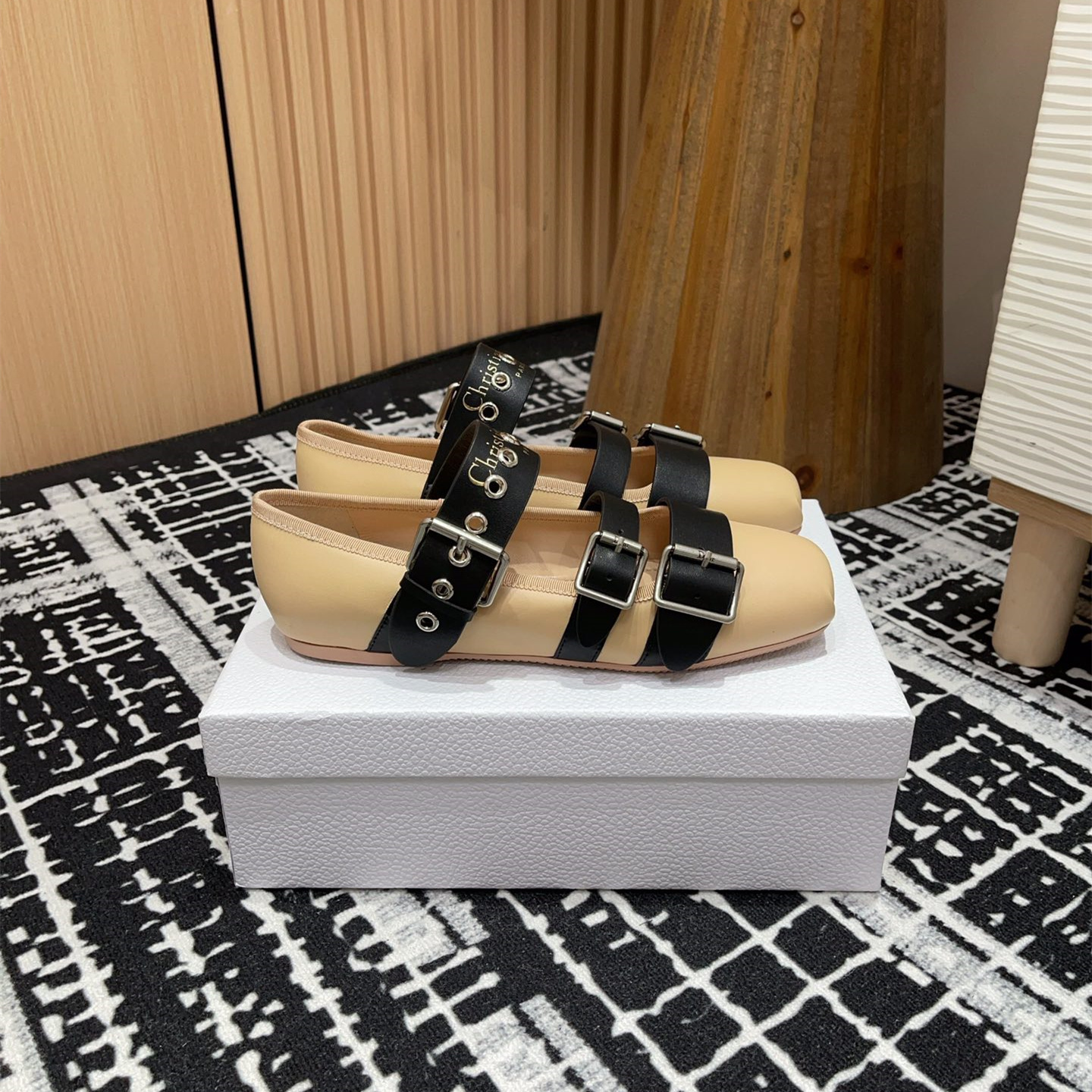 高仿Dior*Punk系列KCB948平頭塔扣休閒單鞋膚色免檢版