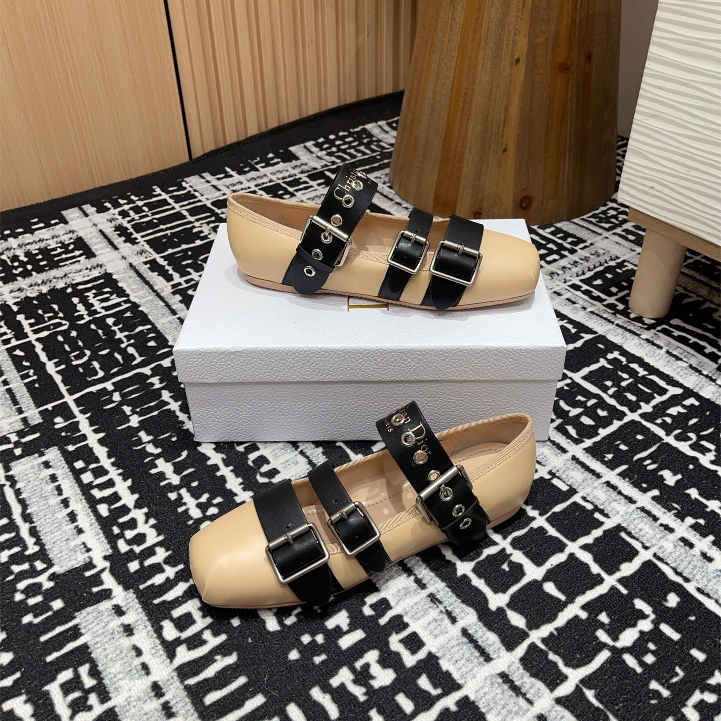 高仿Dior*Punk系列KCB948平頭塔扣休閒單鞋膚色免檢版