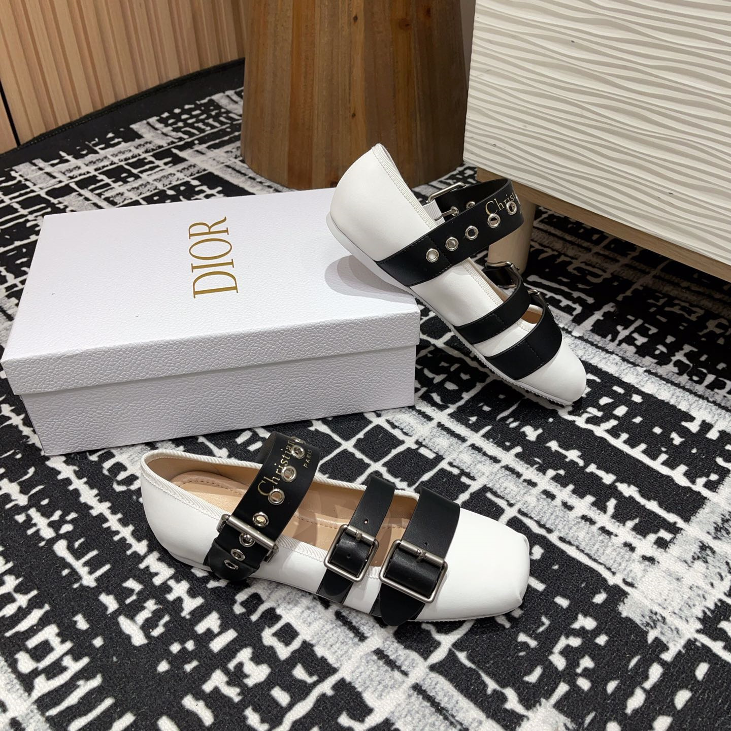 高仿Dior*Punk系列KCB947平頭塔扣休閒單鞋白色免檢版