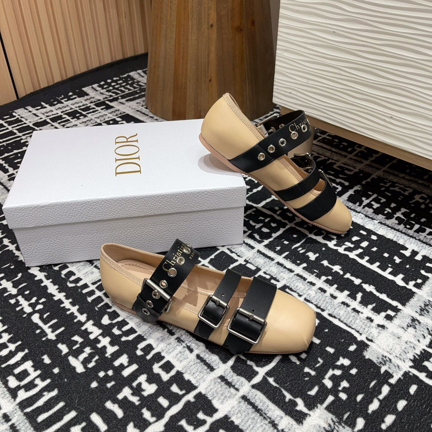 高仿Dior*Punk系列KCB948平頭塔扣休閒單鞋膚色免檢版