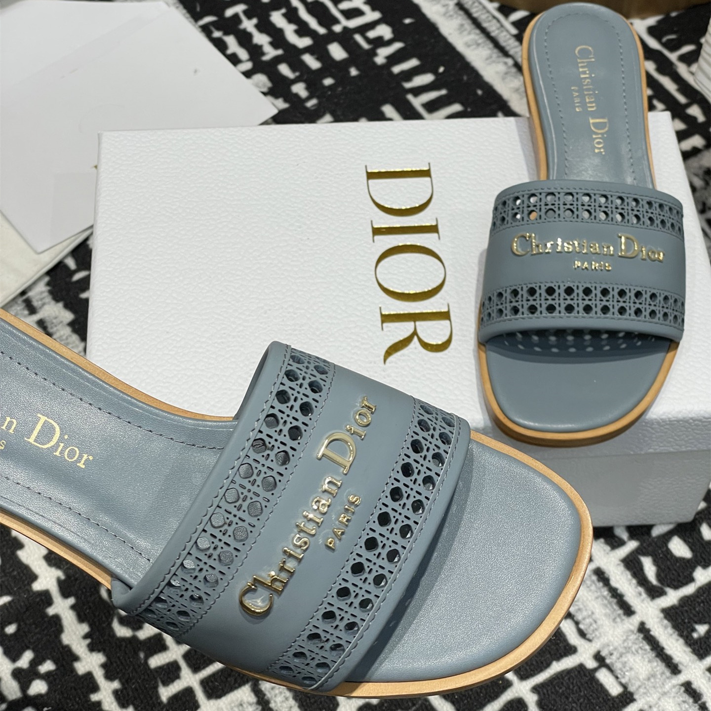 高仿Dior*D-Lane系列KCO202圓頭套腳拖鞋短踭藍色免檢版