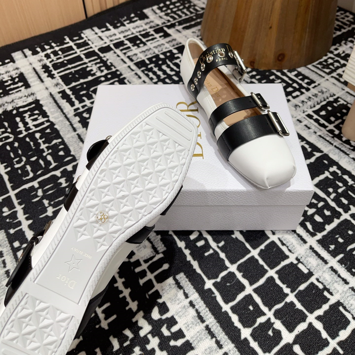 高仿Dior*Punk系列KCB947平頭塔扣休閒單鞋白色免檢版