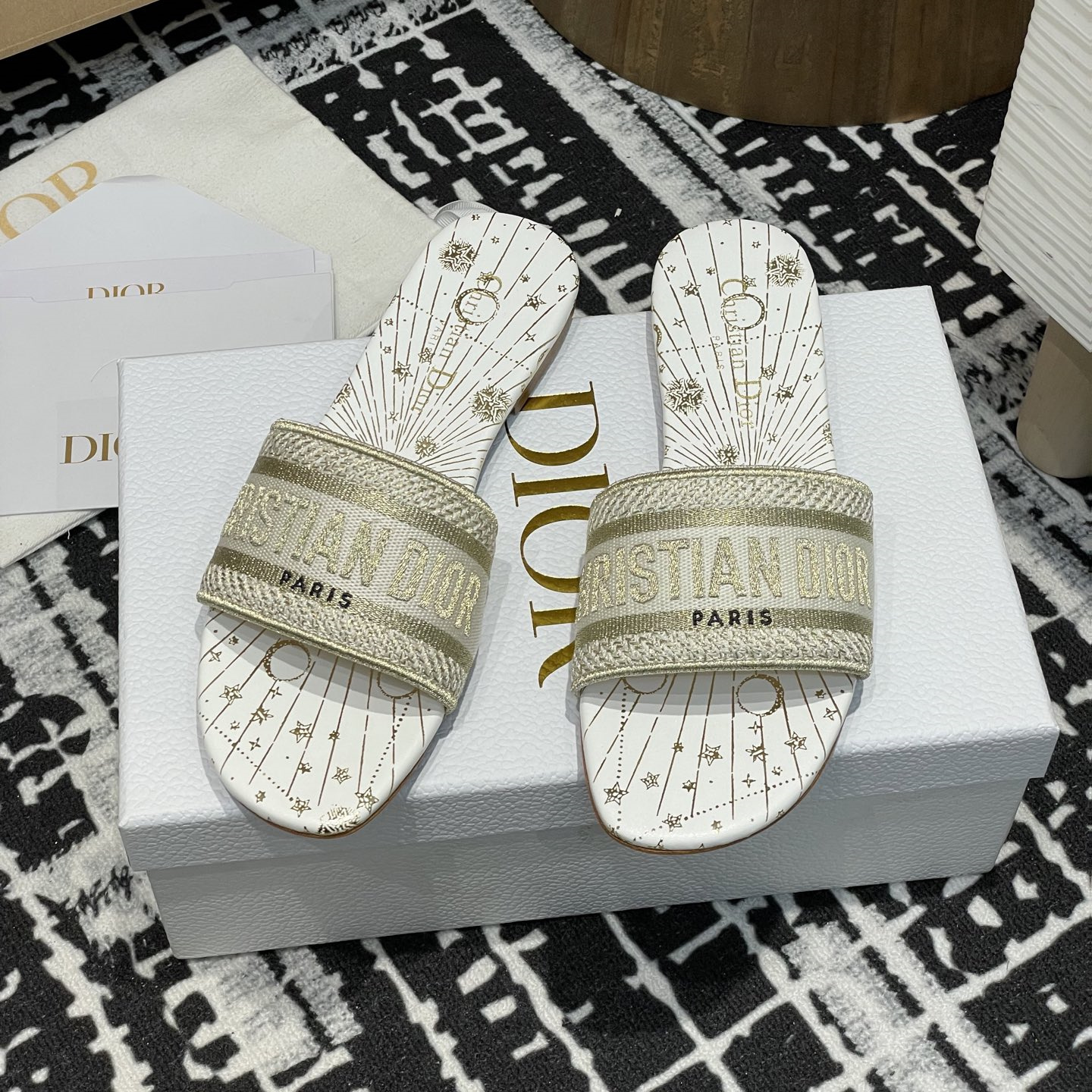 高仿Dior*Dway系列KCO210圓頭套腳拖鞋平底金色花紋免檢版