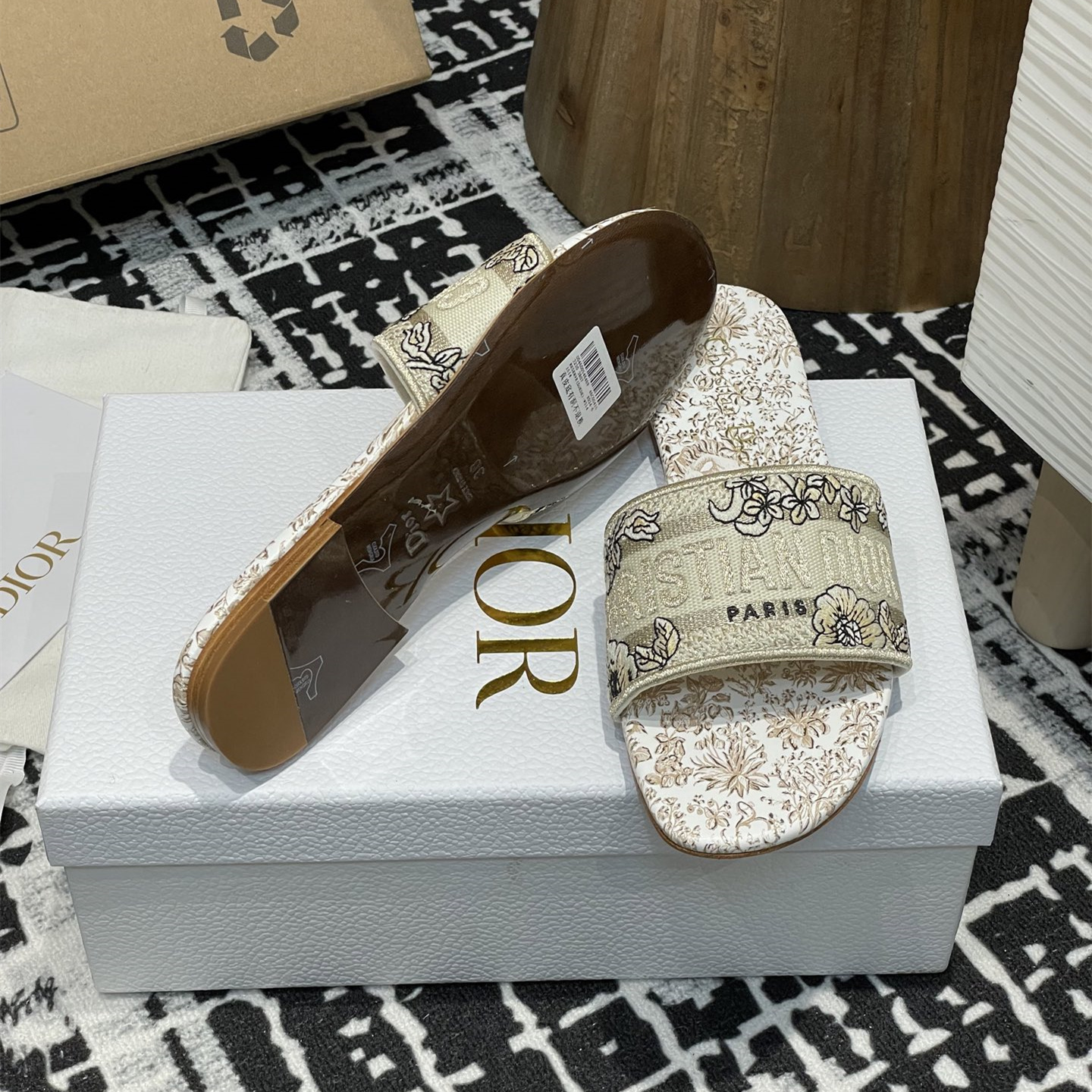 高仿Dior*Dway系列KCO211圓頭套腳拖鞋平底金色印花免檢版