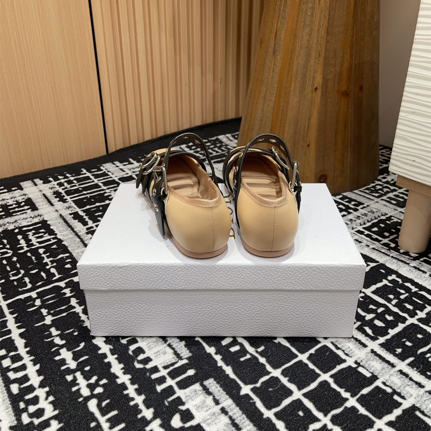 高仿Dior*Punk系列KCB948平頭塔扣休閒單鞋膚色免檢版