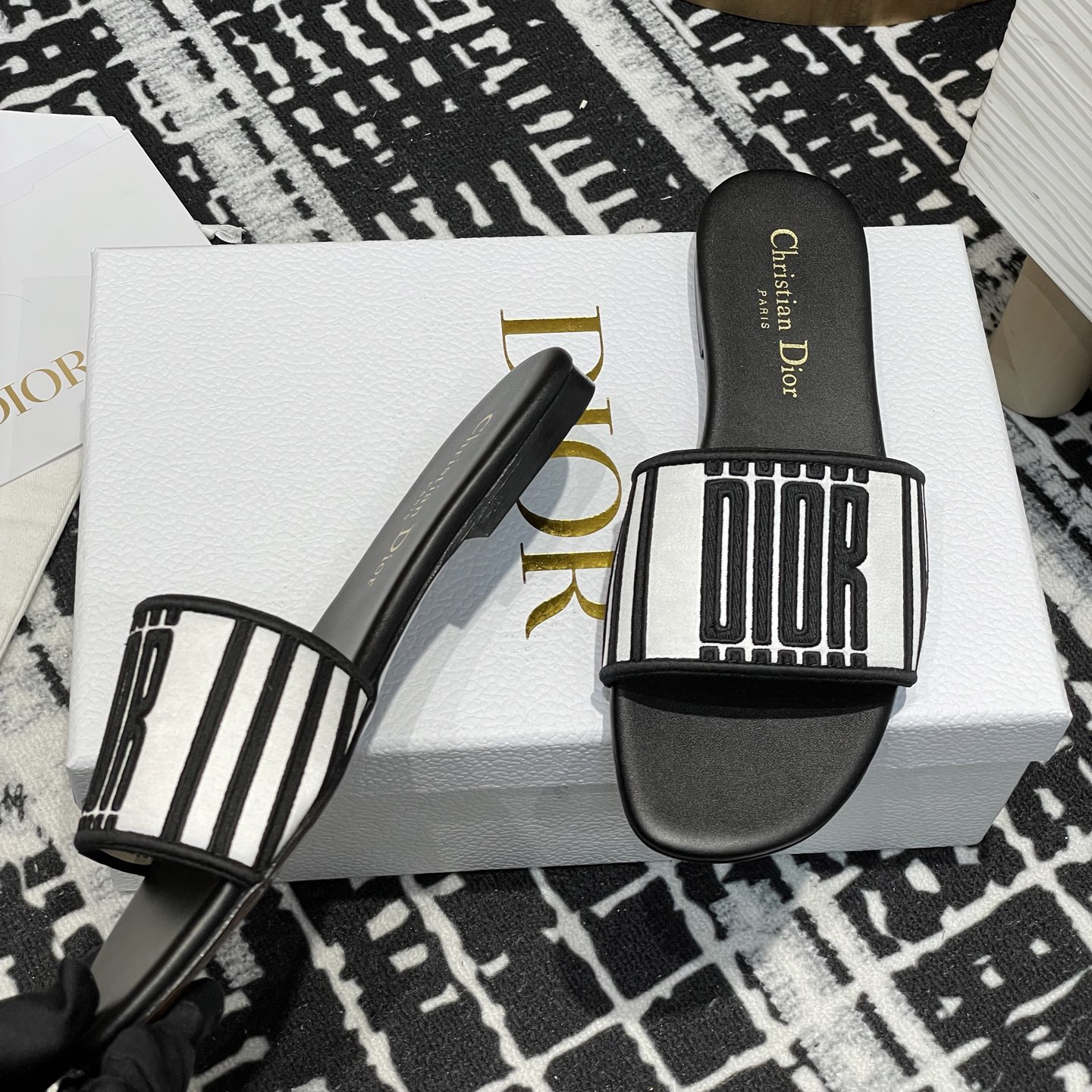 高仿Dior*Evolution系列KCQ144套腳一體平底拖鞋徽標刺繡免檢版