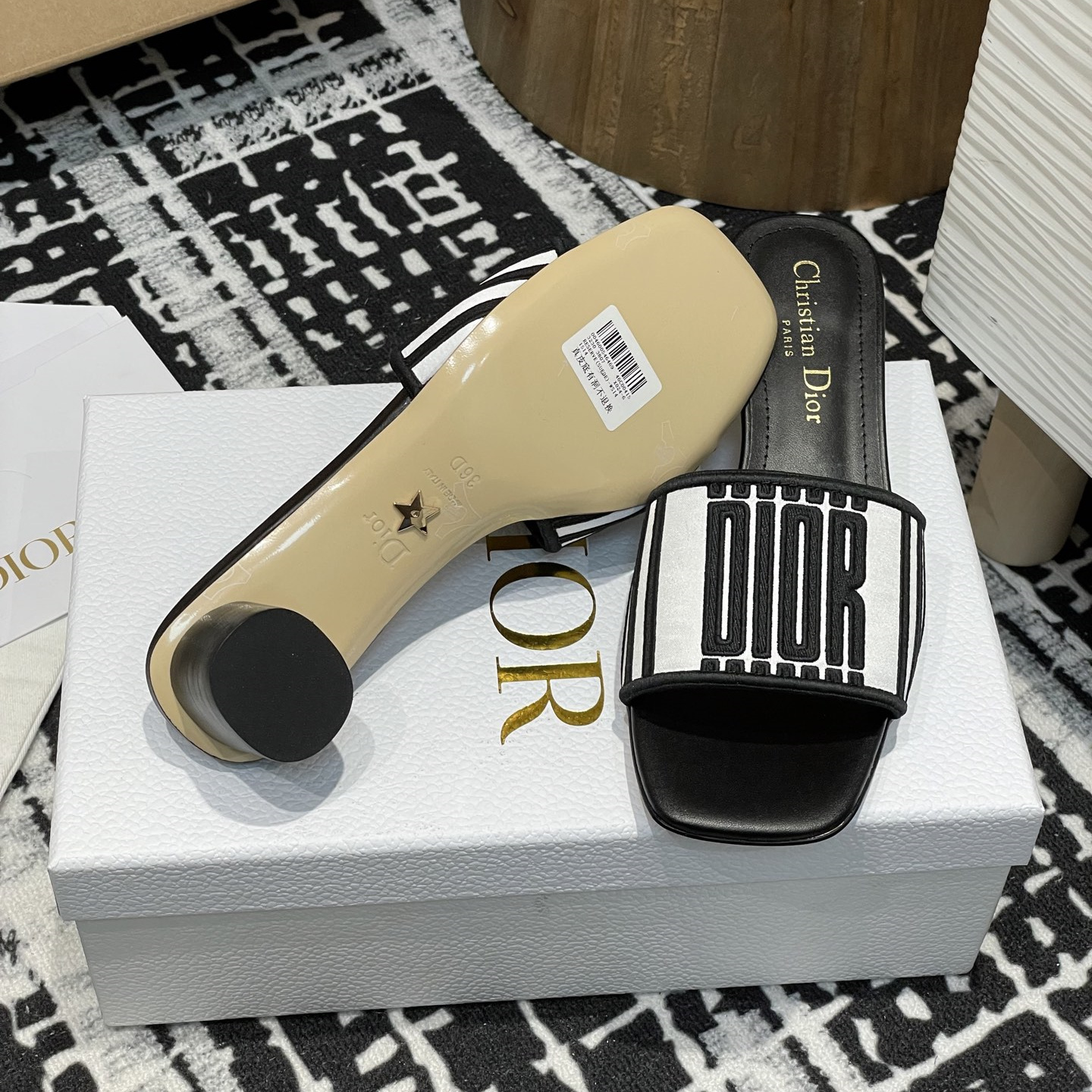 高仿Dior*Evolution系列KCQ233套腳一體短跟拖鞋徽標刺繡免檢版