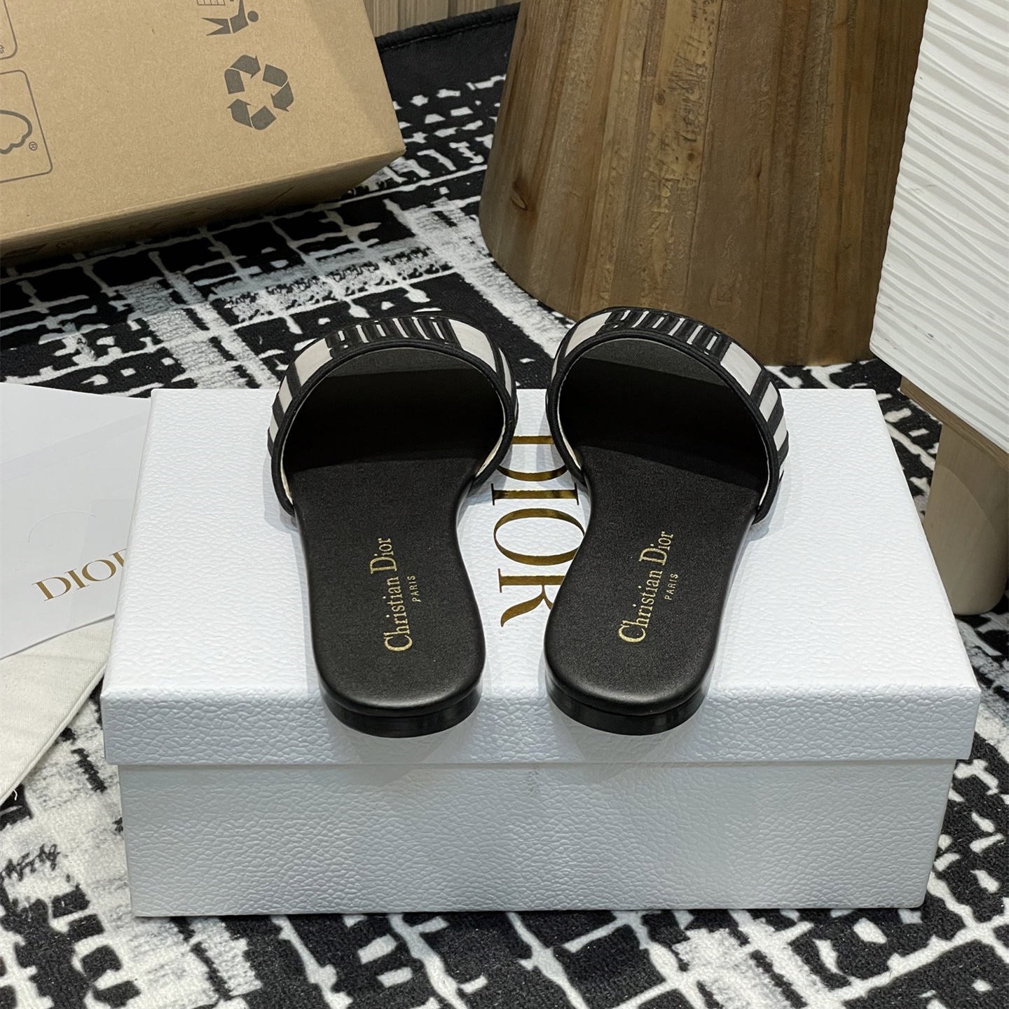 高仿Dior*Evolution系列KCQ144套腳一體平底拖鞋徽標刺繡免檢版