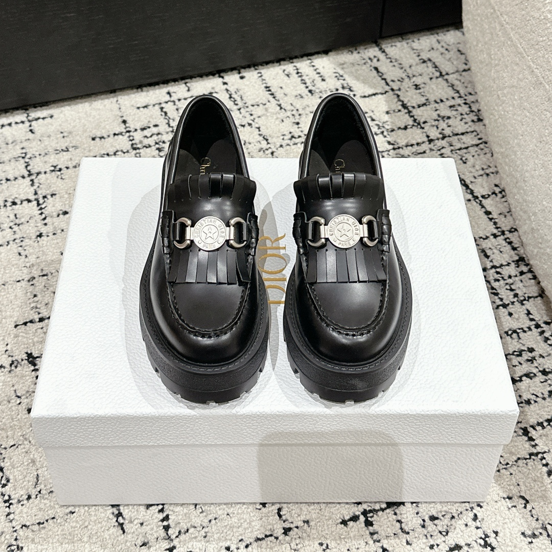 高仿Dior*Emblem系列KDB962女款樂福鞋黑色免檢版