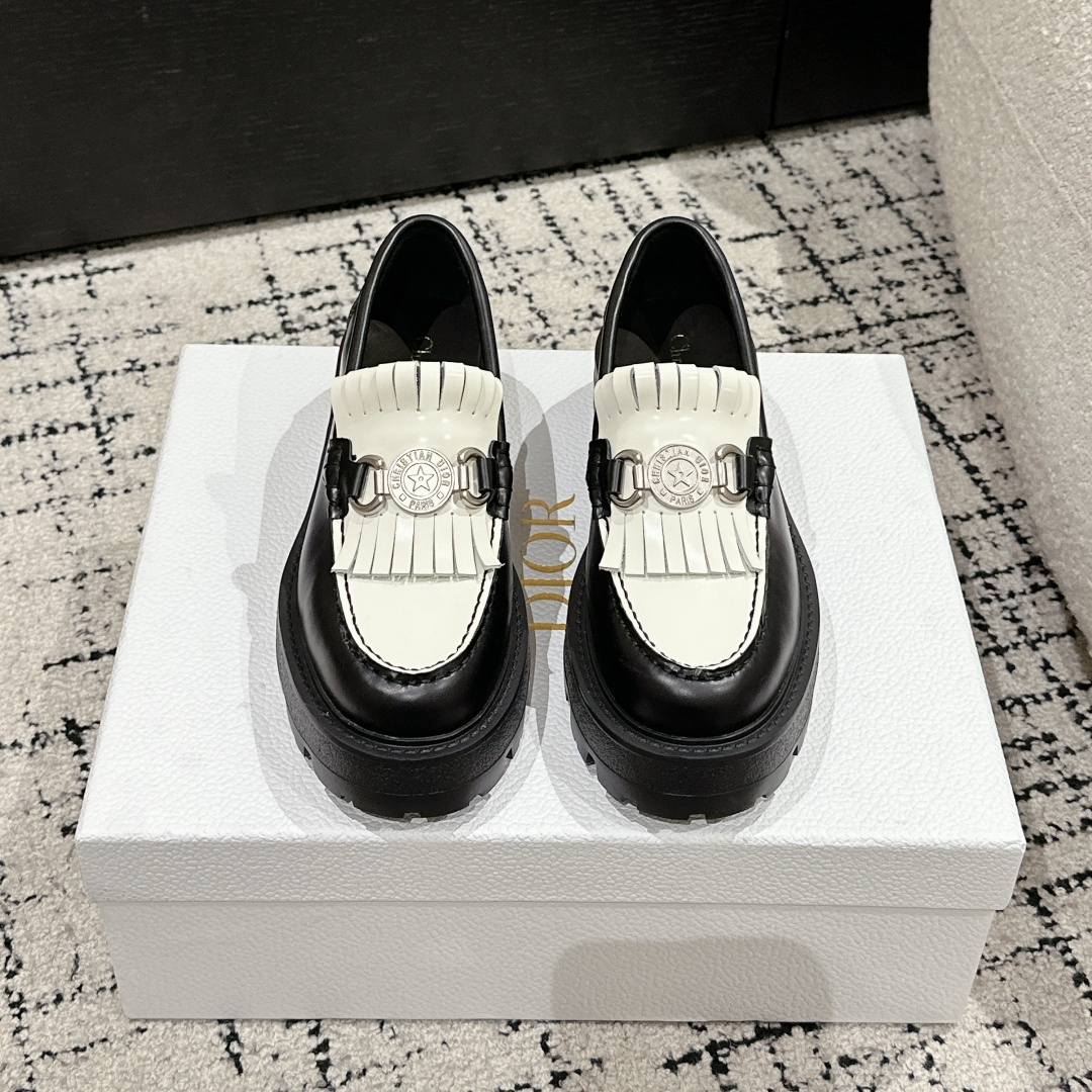 高仿Dior*Emblem系列KDB964女款樂福鞋黑白免檢版