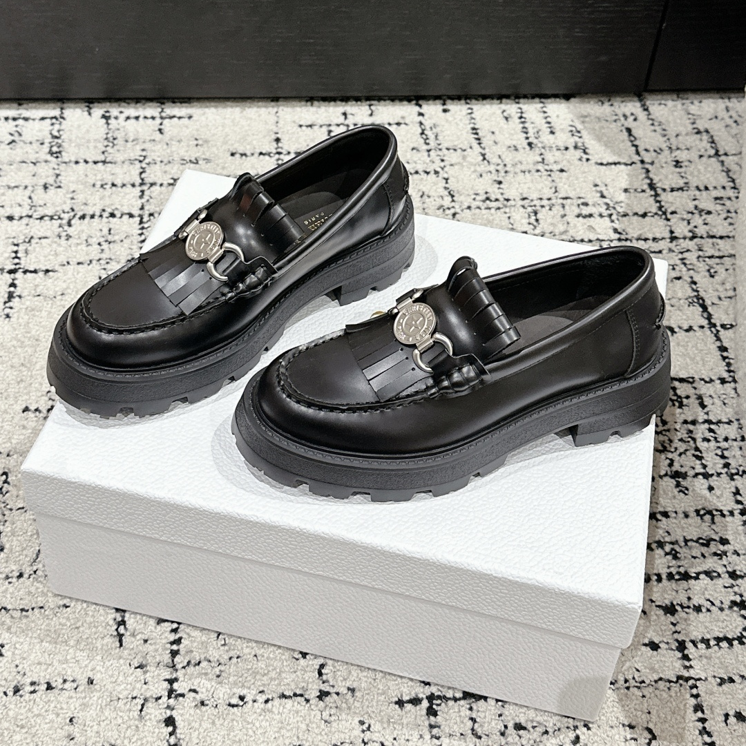 高仿Dior*Emblem系列KDB962女款樂福鞋黑色免檢版