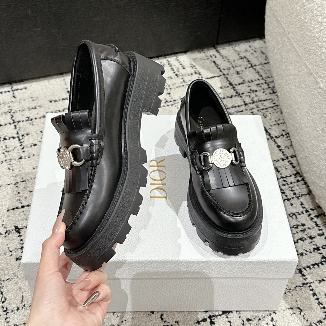 高仿Dior*Emblem系列KDB962女款樂福鞋黑色免檢版