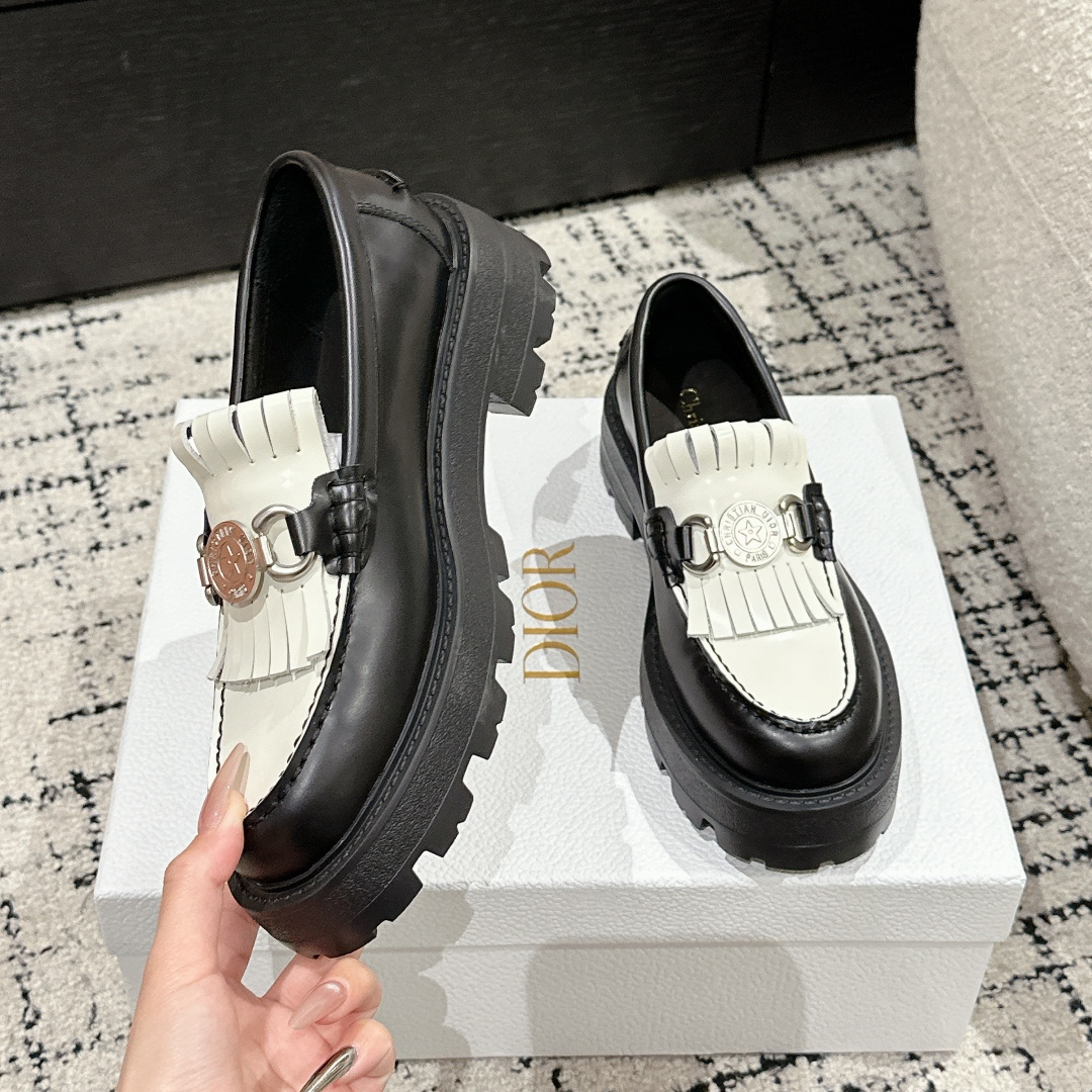 高仿Dior*Emblem系列KDB964女款樂福鞋黑白免檢版