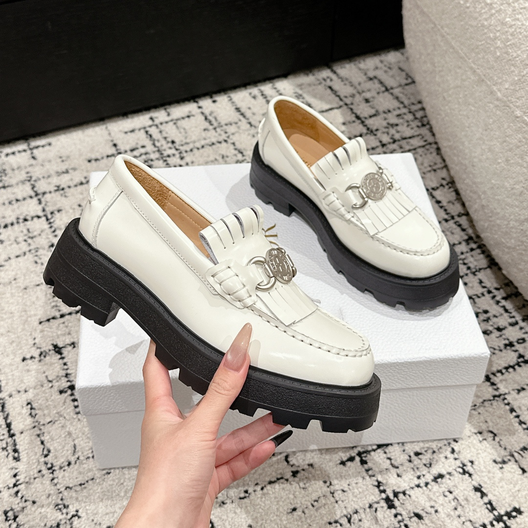 高仿Dior*Emblem系列KDB963女款樂福鞋白色免檢版