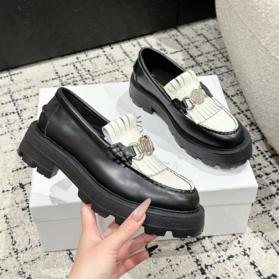 高仿Dior*Emblem系列KDB964女款樂福鞋黑白免檢版