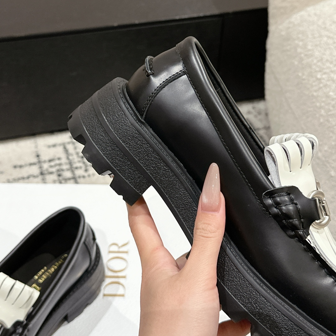 高仿Dior*Emblem系列KDB964女款樂福鞋黑白免檢版