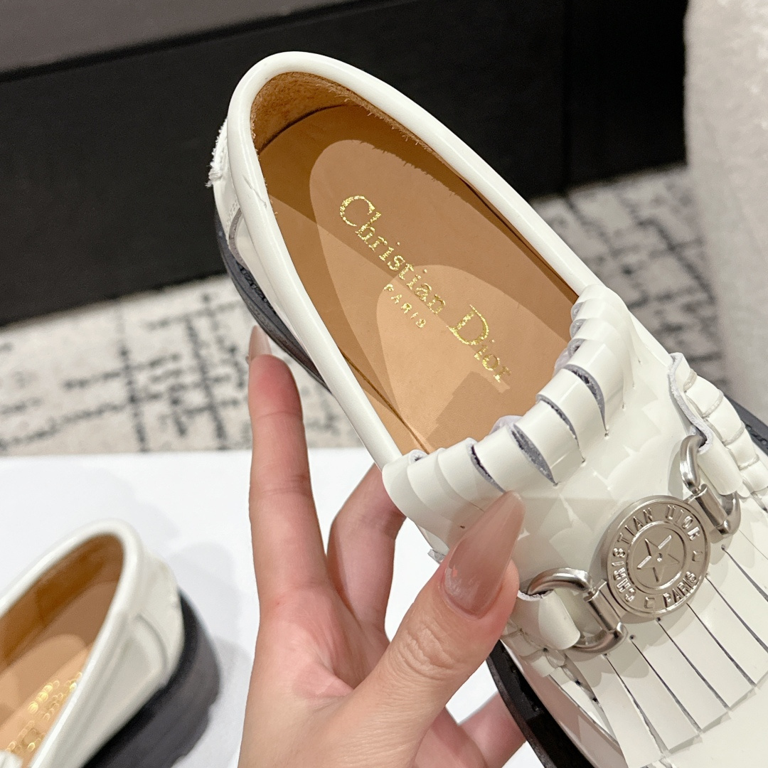 高仿Dior*Emblem系列KDB963女款樂福鞋白色免檢版