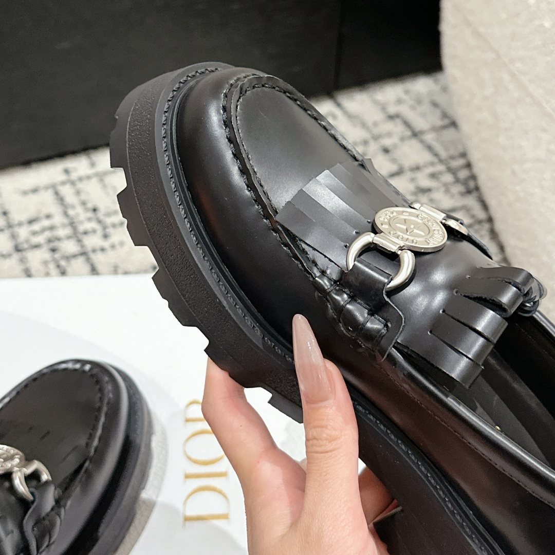 高仿Dior*Emblem系列KDB962女款樂福鞋黑色免檢版