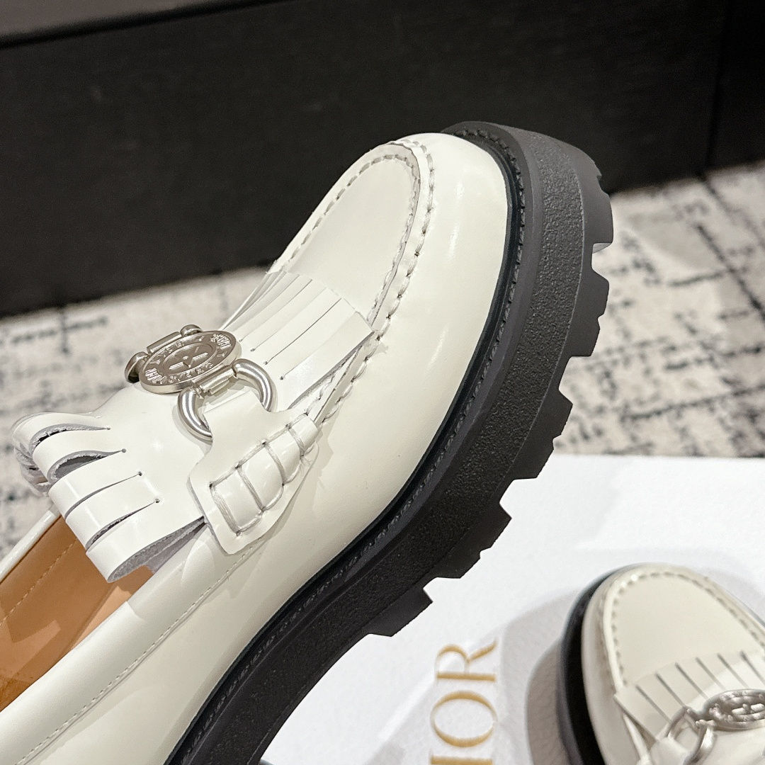 高仿Dior*Emblem系列KDB963女款樂福鞋白色免檢版