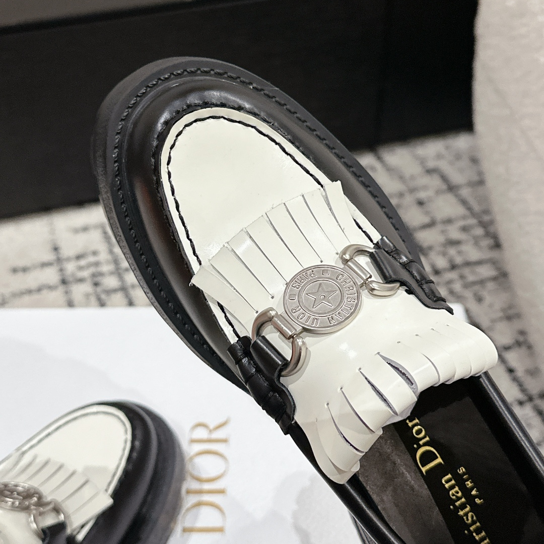 高仿Dior*Emblem系列KDB964女款樂福鞋黑白免檢版