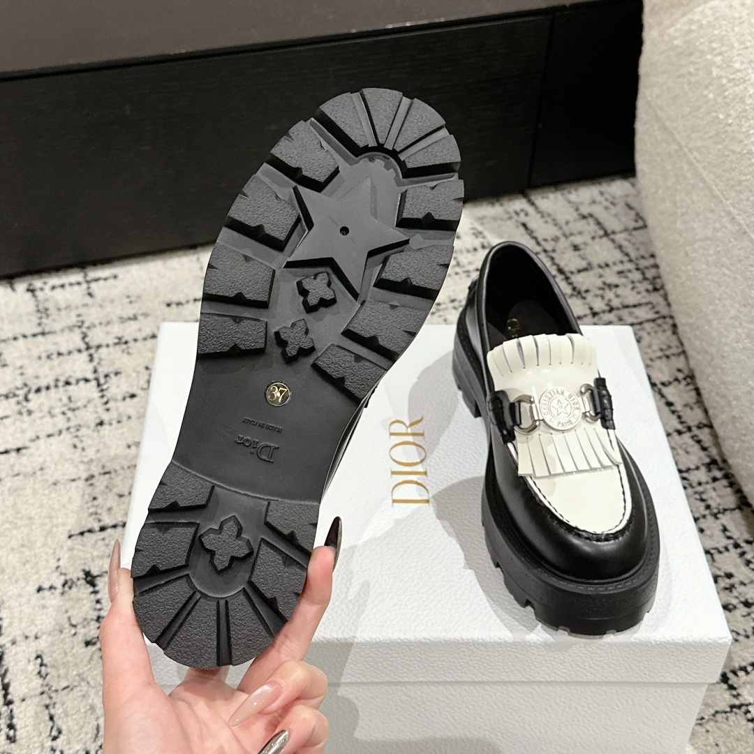 高仿Dior*Emblem系列KDB964女款樂福鞋黑白免檢版