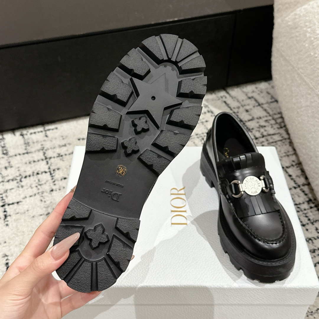 高仿Dior*Emblem系列KDB962女款樂福鞋黑色免檢版