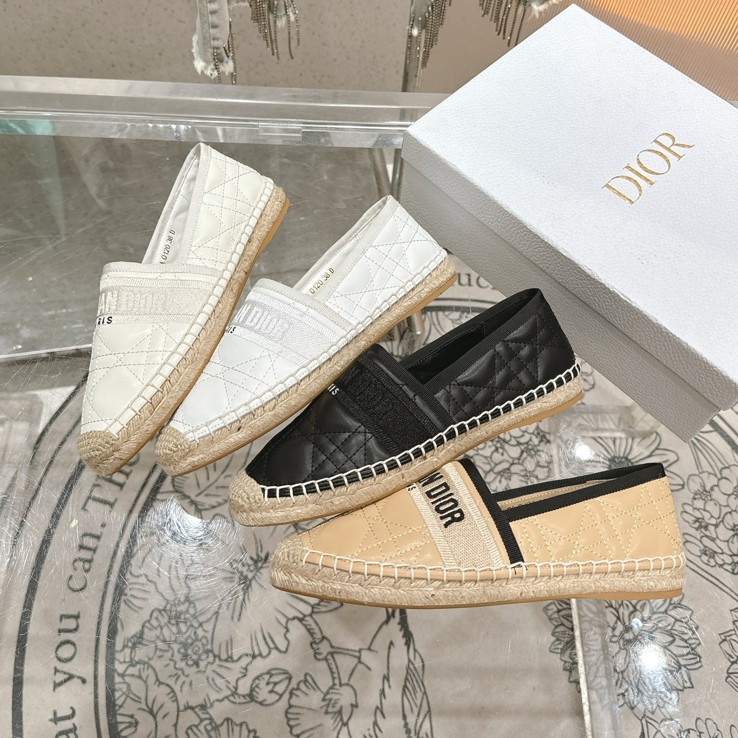 高仿Dior*Granville系列KDD975漁夫鞋小牛皮白色免檢版