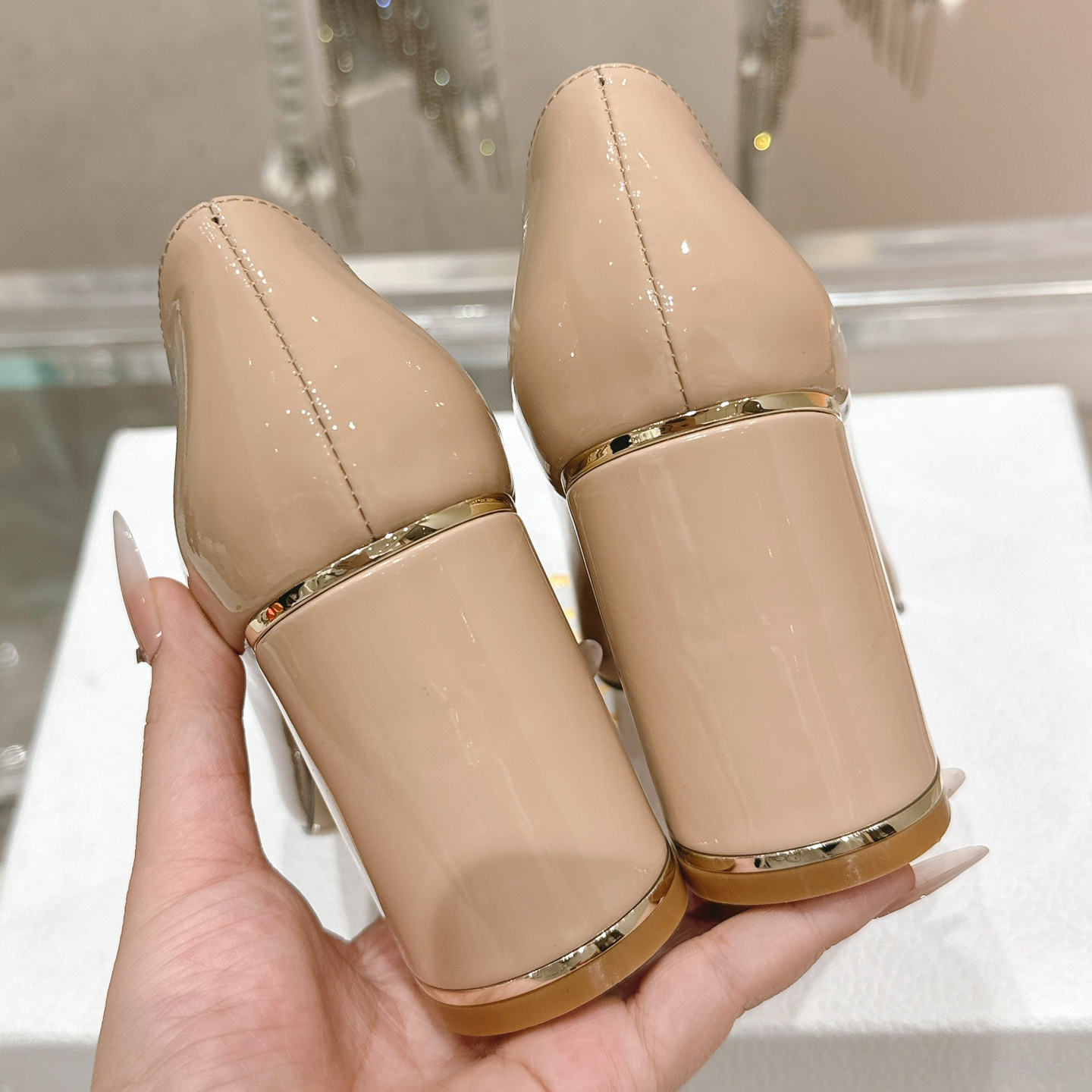 高仿Dior*Miss系列KCX322方頭LOGO金屬扣高踭單鞋膚色免檢版