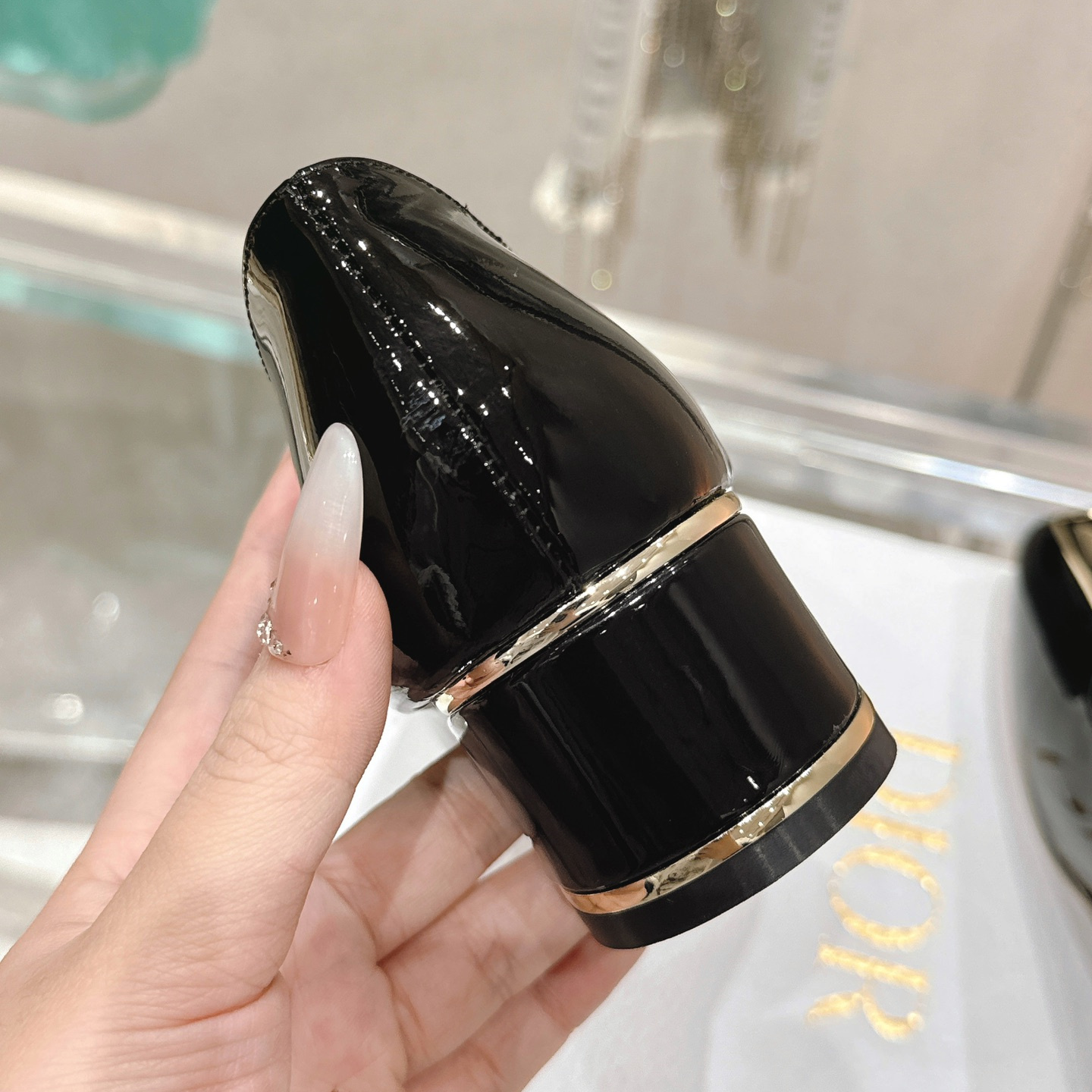 高仿Dior*Miss系列KCB267方頭LOGO金屬扣黑色單鞋免檢版