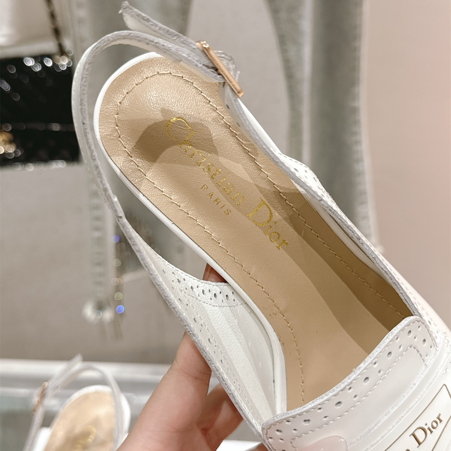 高仿Dior*Boy系列KCV181走秀款尖頭高踭單鞋8CM白色免檢版