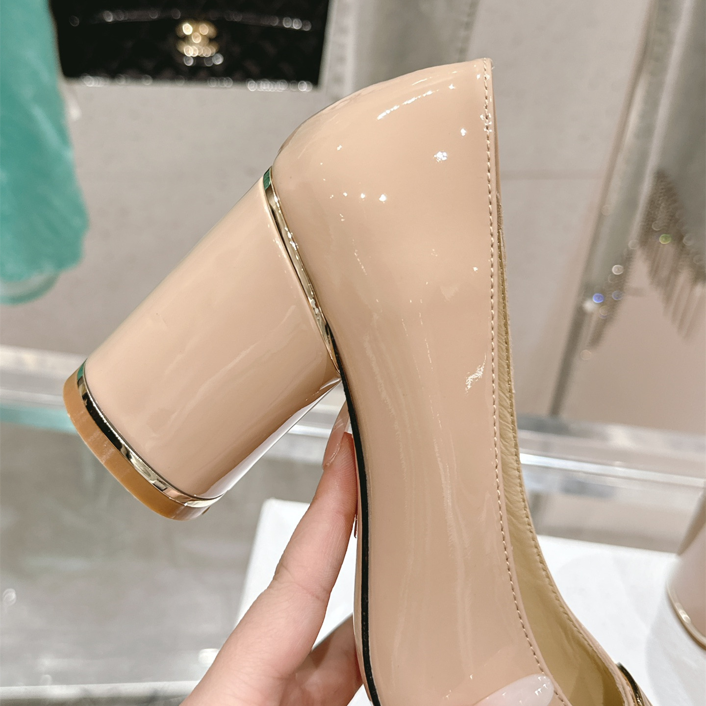 高仿Dior*Miss系列KCX322方頭LOGO金屬扣高踭單鞋膚色免檢版