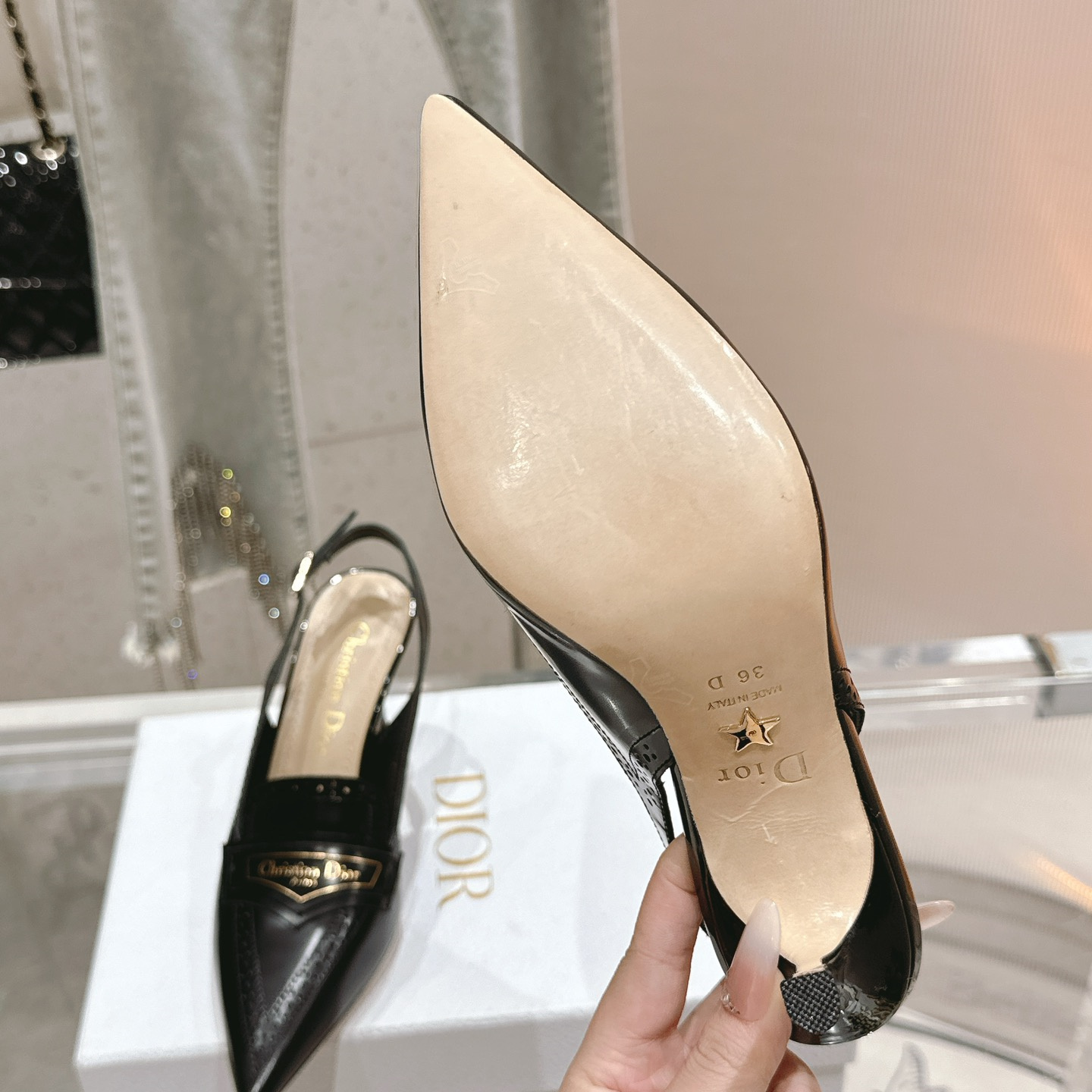 高仿Dior*Boy系列KCV180走秀款尖頭高踭單鞋8CM黑色免檢版