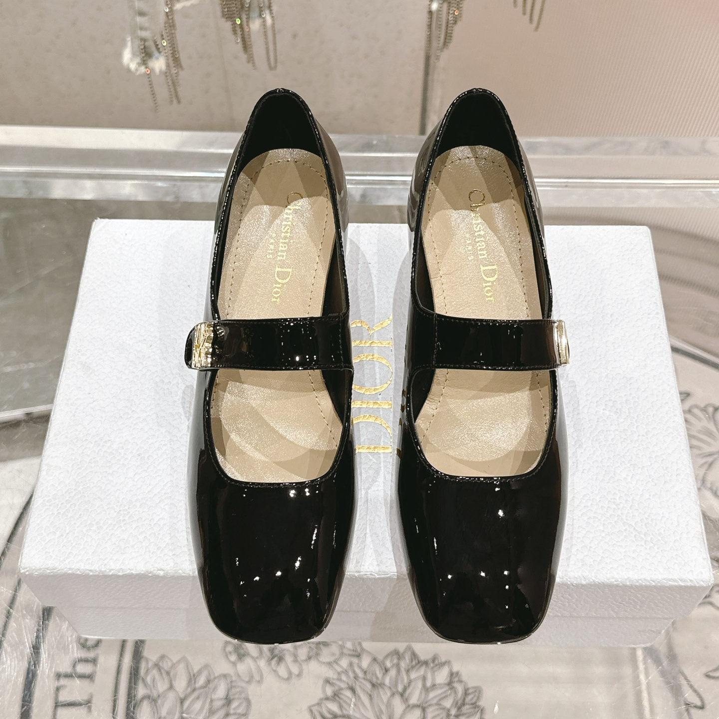 高仿Dior*Miss系列KDC268方頭粗跟單鞋4CM黑色漆皮免檢版