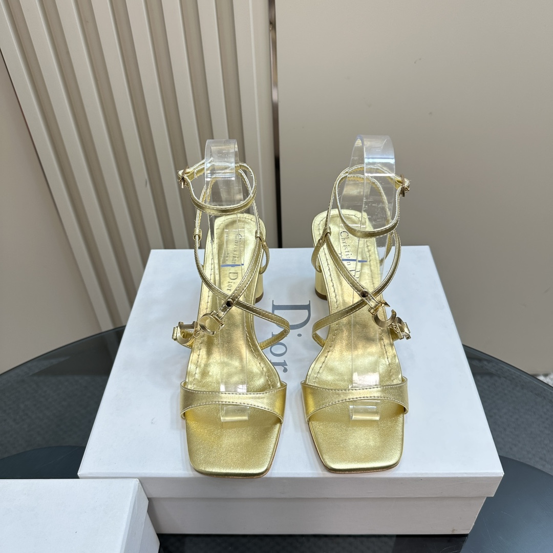高仿Dior*Cest系列KCO067金屬配飾露趾高跟涼鞋金色8CM免檢版