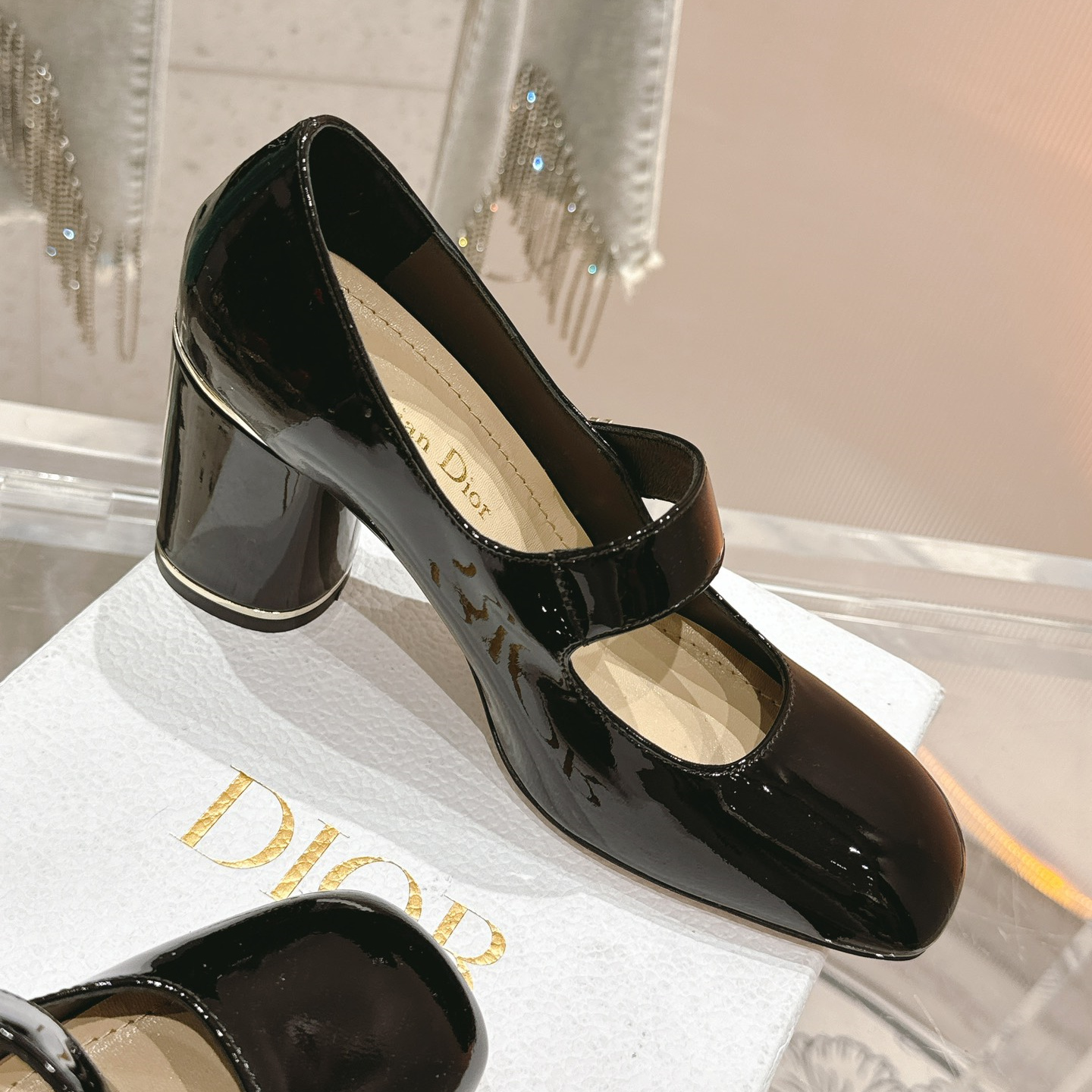 高仿Dior*Miss系列KVV320方頭粗跟單鞋8CM黑色漆皮免檢版
