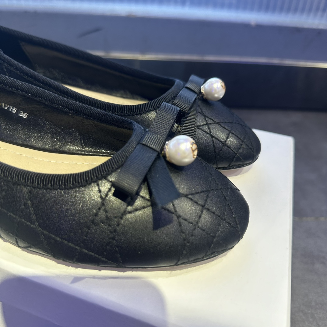 高仿Dior*Ballet系列KCB877圓頭套腳休閒單鞋黑色免檢版