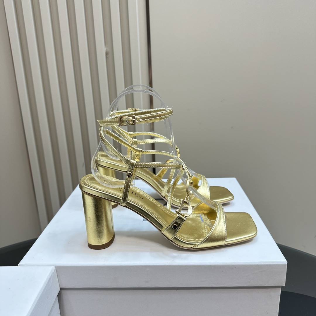 高仿Dior*Cest系列KCO067金屬配飾露趾高跟涼鞋金色8CM免檢版