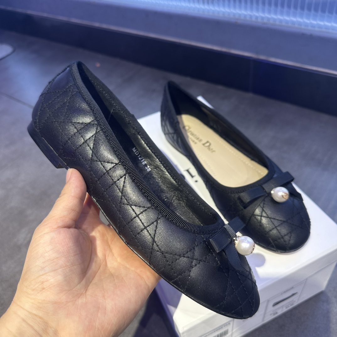 高仿Dior*Ballet系列KCB877圓頭套腳休閒單鞋黑色免檢版