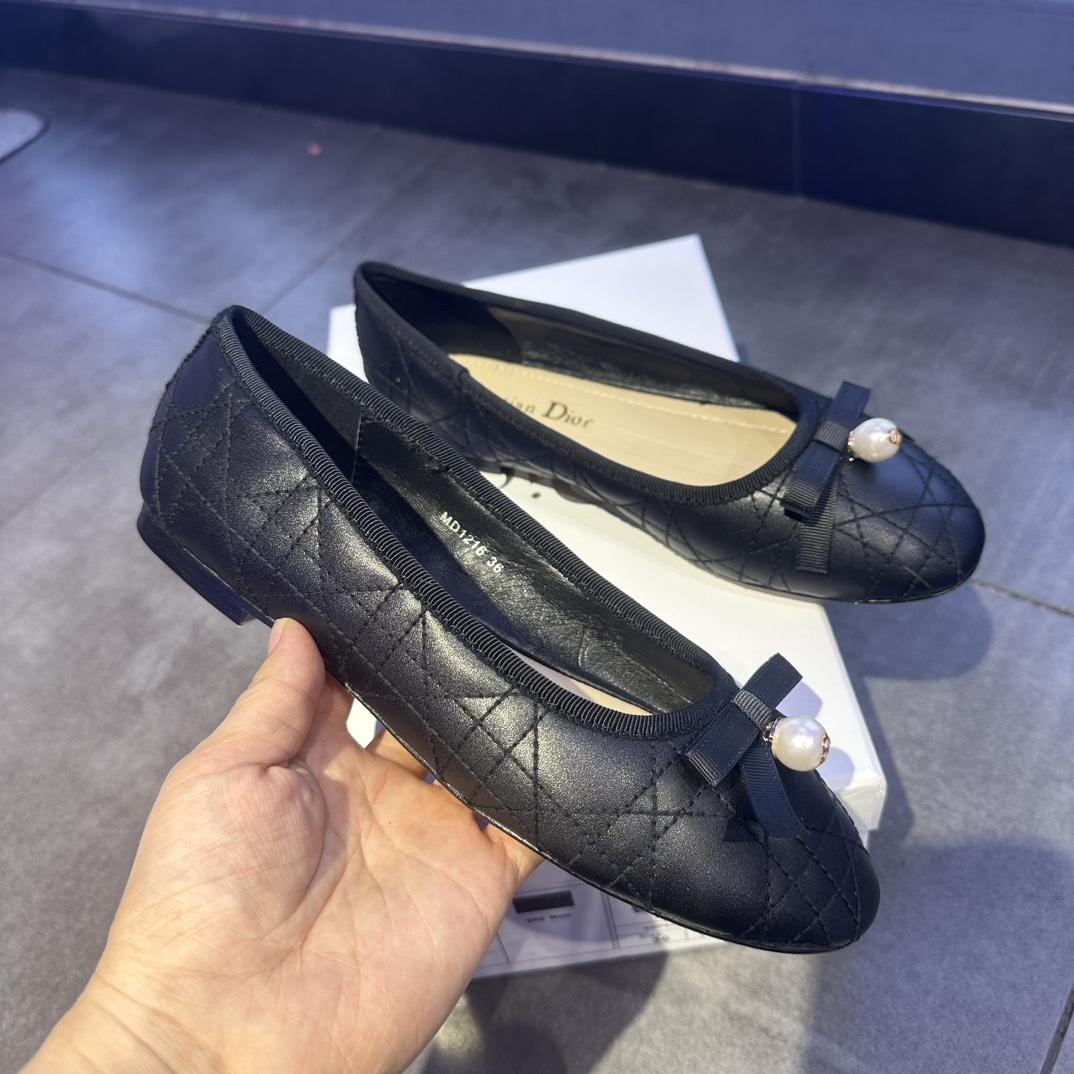 高仿Dior*Ballet系列KCB877圓頭套腳休閒單鞋黑色免檢版