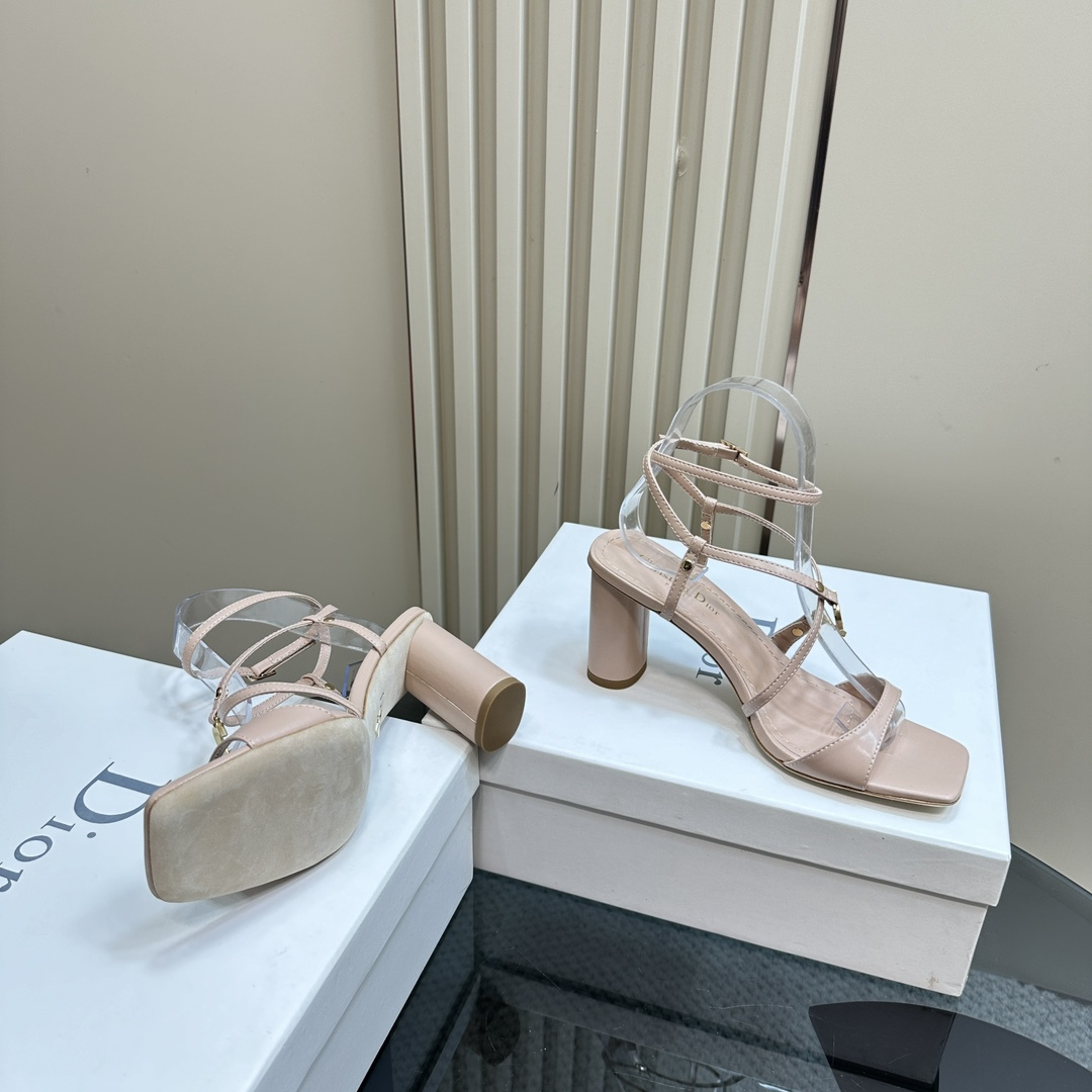 高仿Dior*Cest系列KCO068金屬配飾露趾高跟涼鞋粉色8CM免檢版