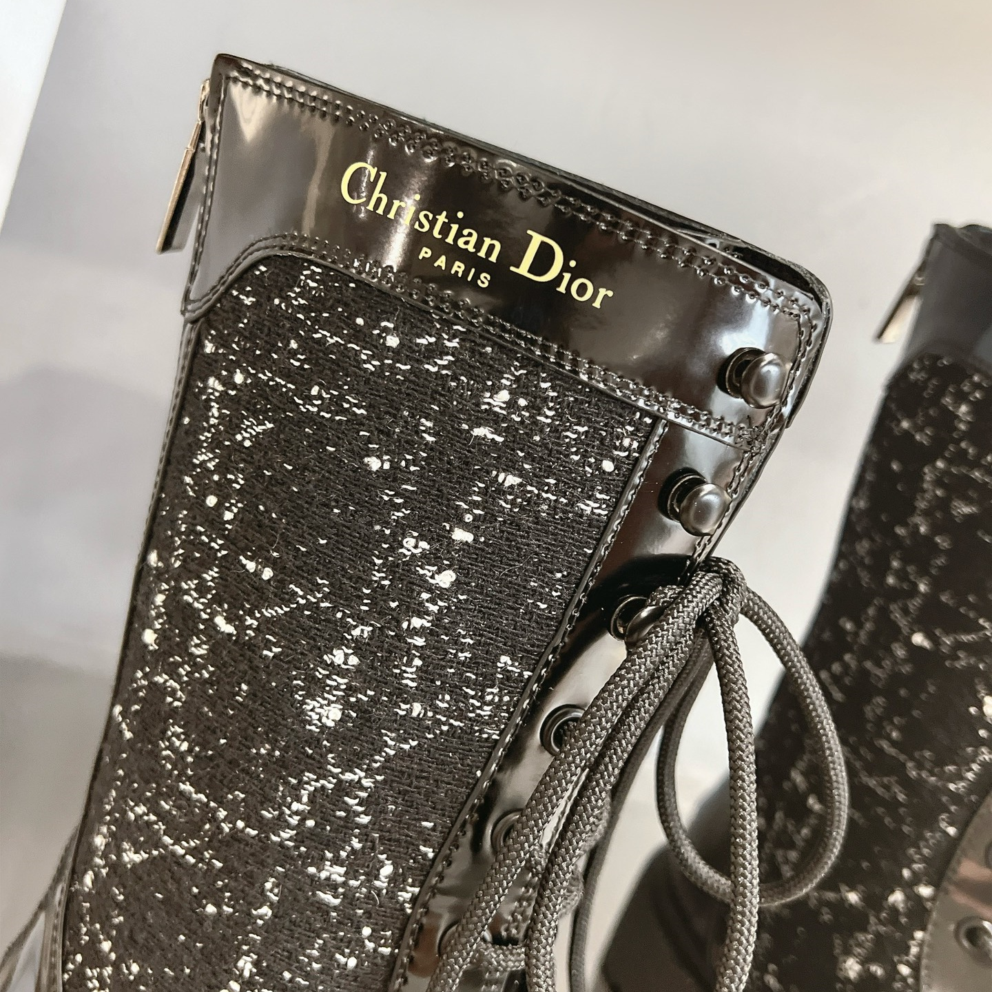 高仿Dior*D-Unit系列KDT132走秀款工裝中筒靴秋冬季黑色免檢版