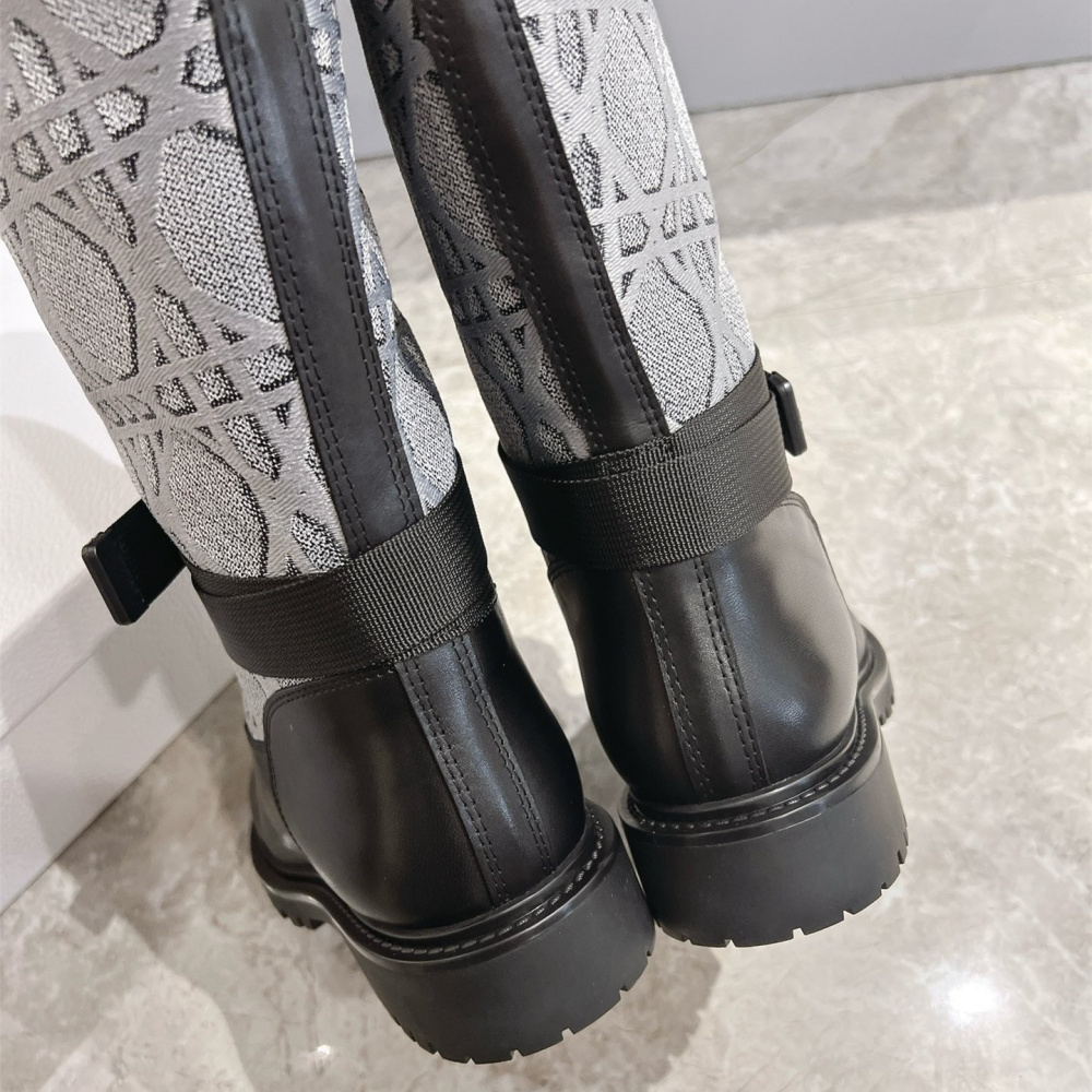 高仿Dior*D-Major系列KCI982圓頭馬丁中筒靴黑灰拼色冬季免檢版