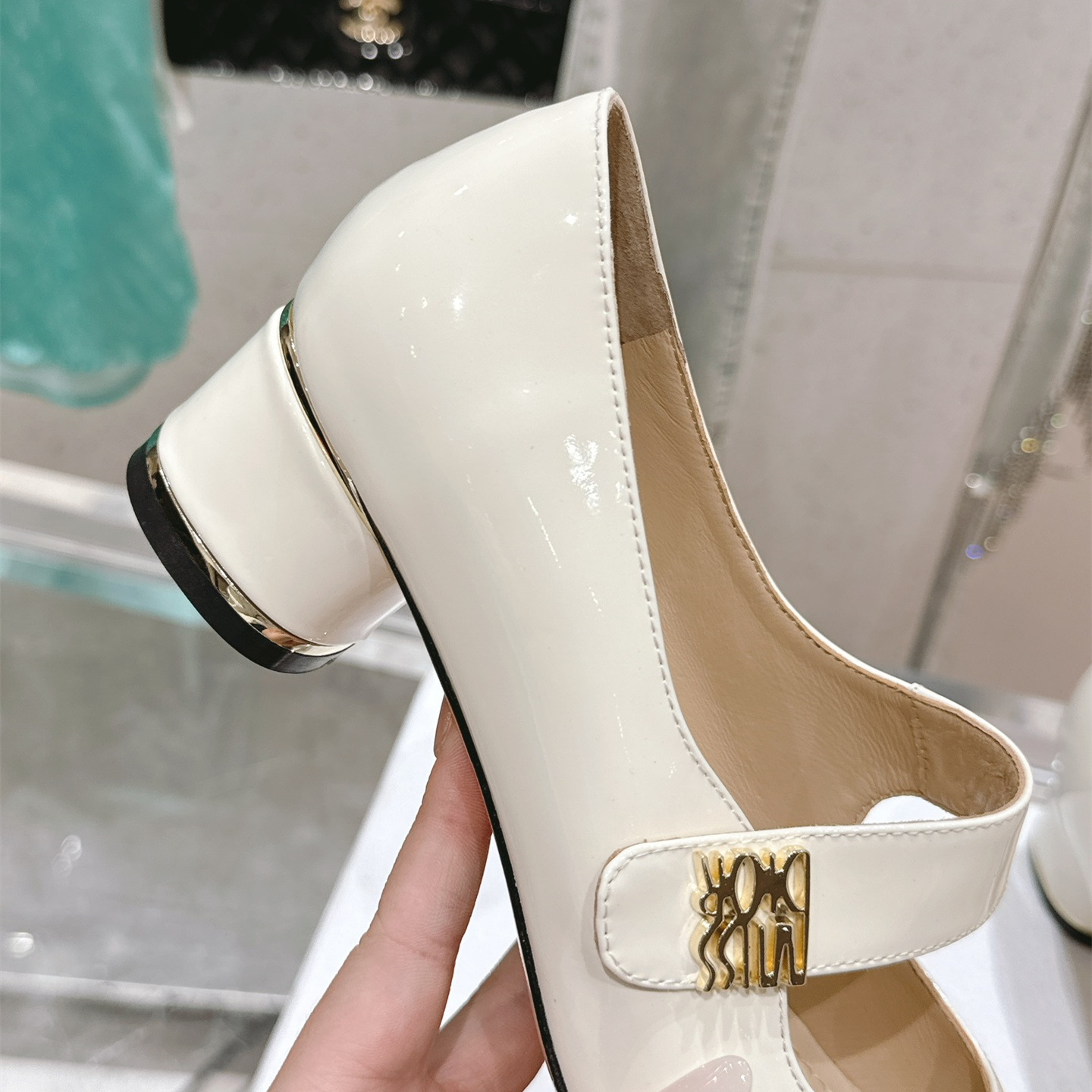 高仿Dior*Miss系列KDC269方頭粗跟單鞋4CM白色漆皮免檢版