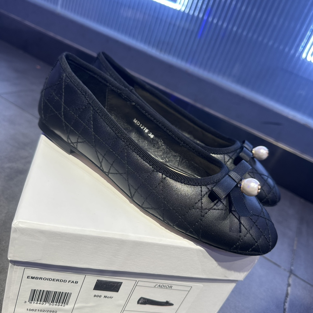 高仿Dior*Ballet系列KCB877圓頭套腳休閒單鞋黑色免檢版