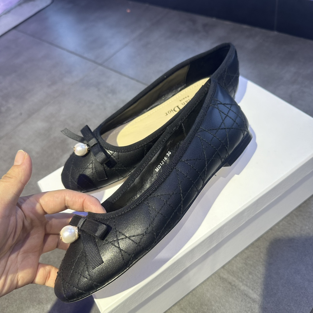 高仿Dior*Ballet系列KCB877圓頭套腳休閒單鞋黑色免檢版