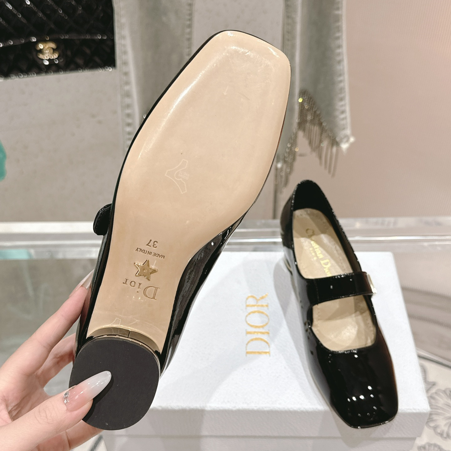 高仿Dior*Miss系列KDC268方頭粗跟單鞋4CM黑色漆皮免檢版