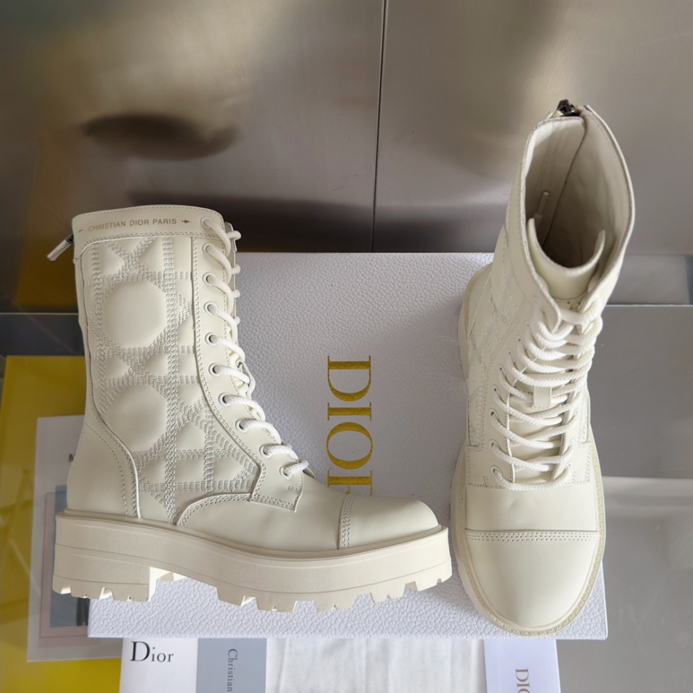 高仿Dior*D-Unit系列KCI960圓頭厚底馬丁靴牛皮白色免檢版