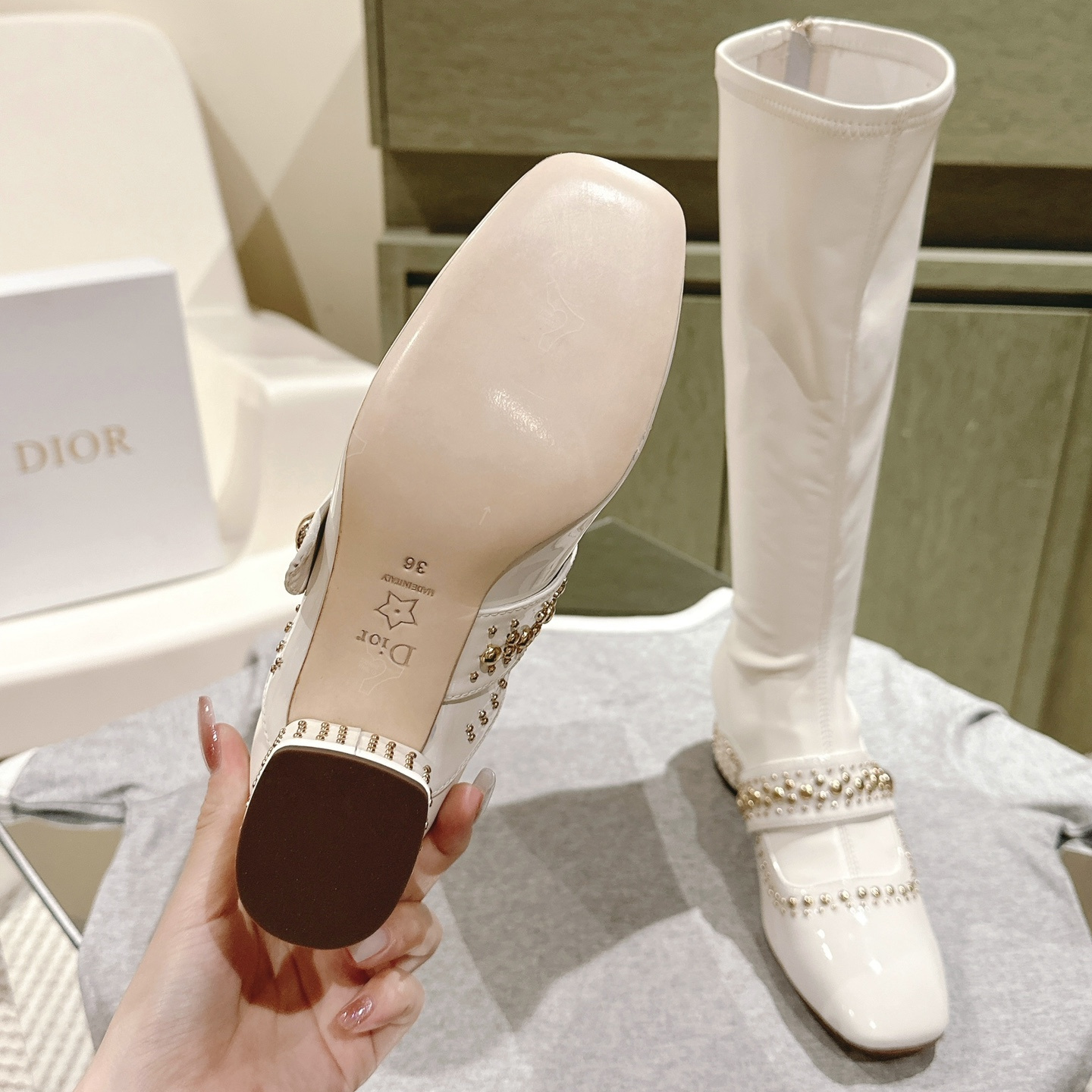 高仿Dior*Belle-D系列KDT063柳釘拉鏈高筒靴4CM白色免檢版